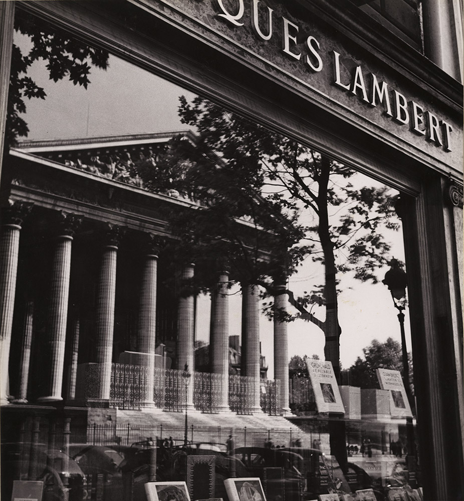 Albert Monier - La Madeleine in the Storefront Reflection, Paris