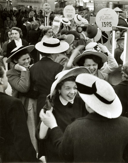 Robert Doisneau - Women with the Same Hat