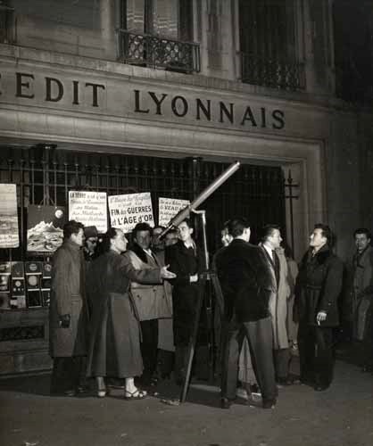 Robert Doisneau - L'Astronome, Paris Robert Doisneau - L'Astronome, Paris