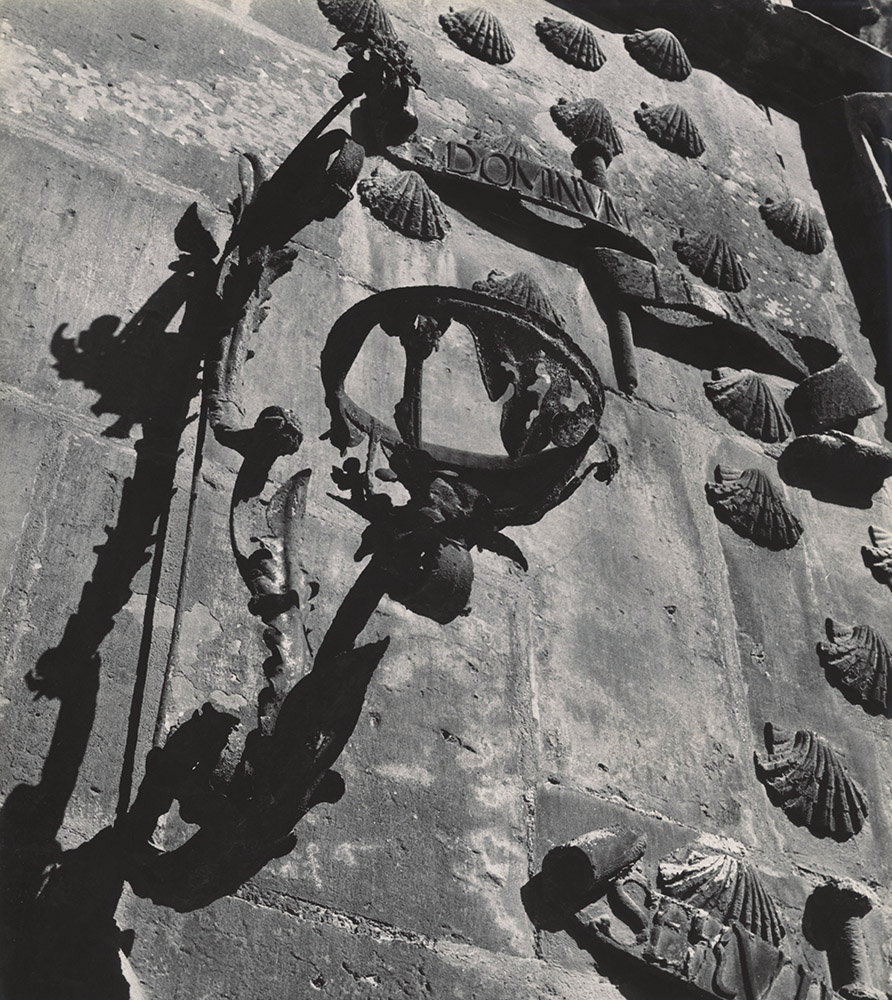 Albert Monier - Wall of Shells, Paris