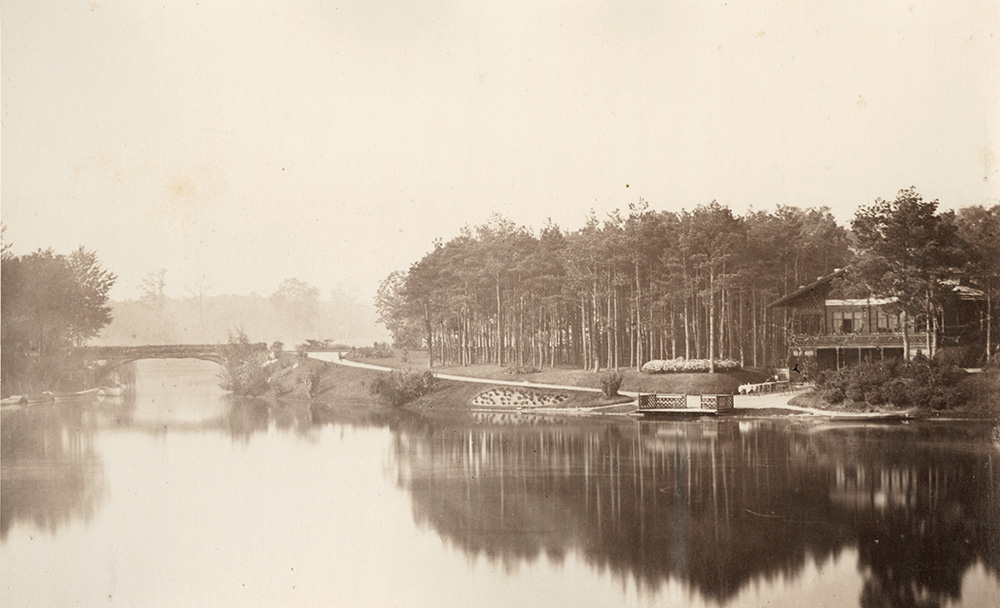 Charles Marville (dit), Charles-François Bossu - Vue du Pont et Chalet des îles, Bois de Boulogne