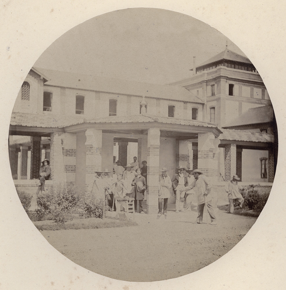 Charles Negre - Outside Vincennes Imperial Asylum