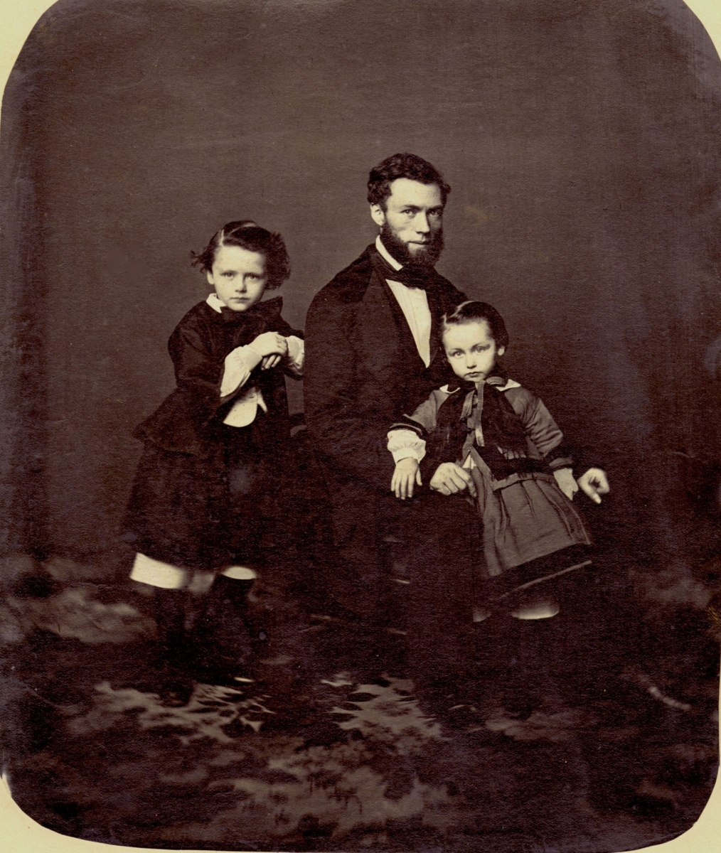 Portrait of the Photographer Alfred Coulon with His Children, Henri and Gustave Coulon