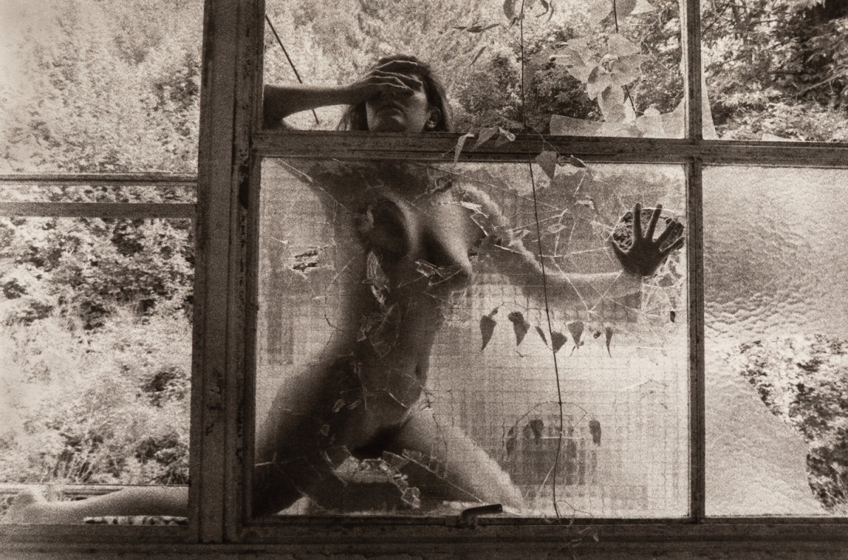 Lucien Clergue - Nu Aux Virtres Brisees Lucien Clergue - Nu Aux Virtres Brisees