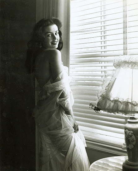 Andre De Dienes - Josu Kerr Andre De Dienes - Josu Kerr