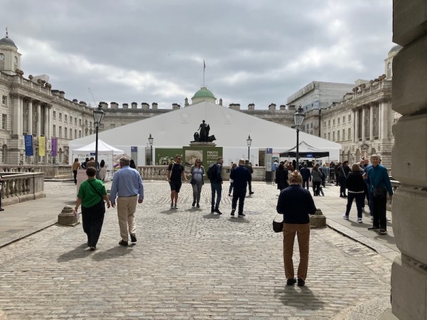 Photo London exterior view of the Pavilion.